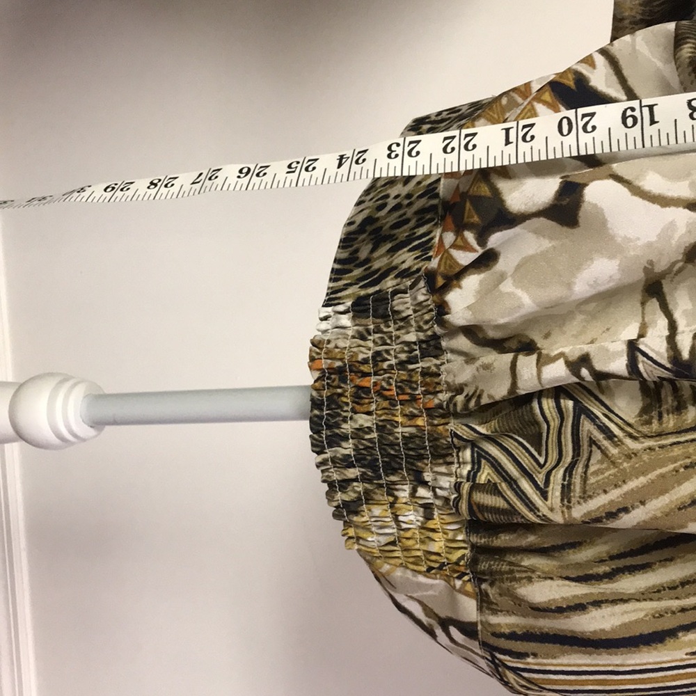 Beautiful Light Weight Pattern Chicos Blouse - image 7